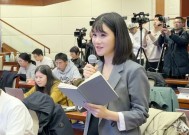 证监会行政处罚委员会办公室答上证报记者提问：三方面加大对操纵市场行为打击力度